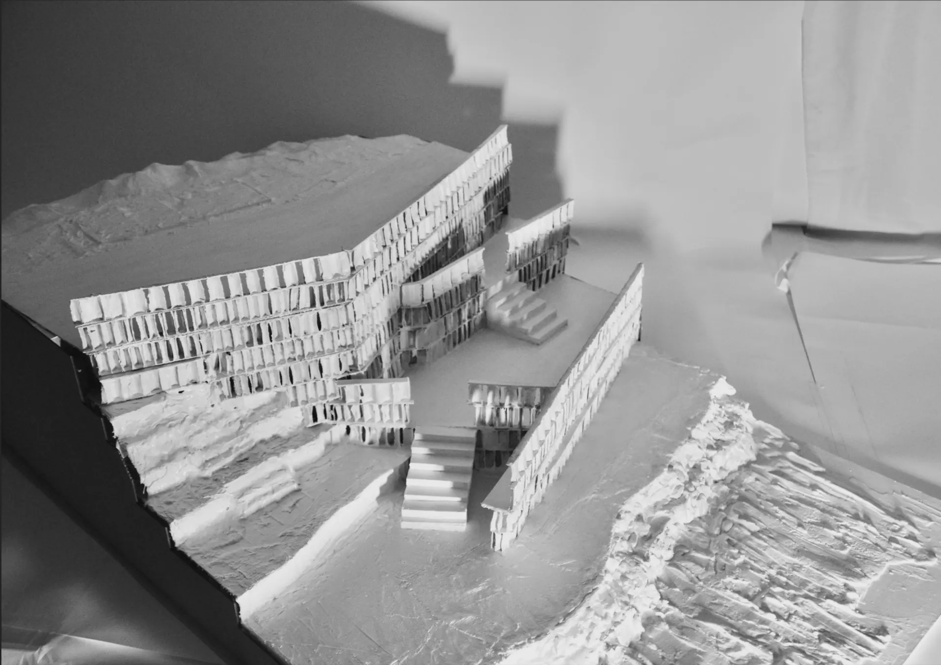 Model view of terraced edge condition, 1/50.